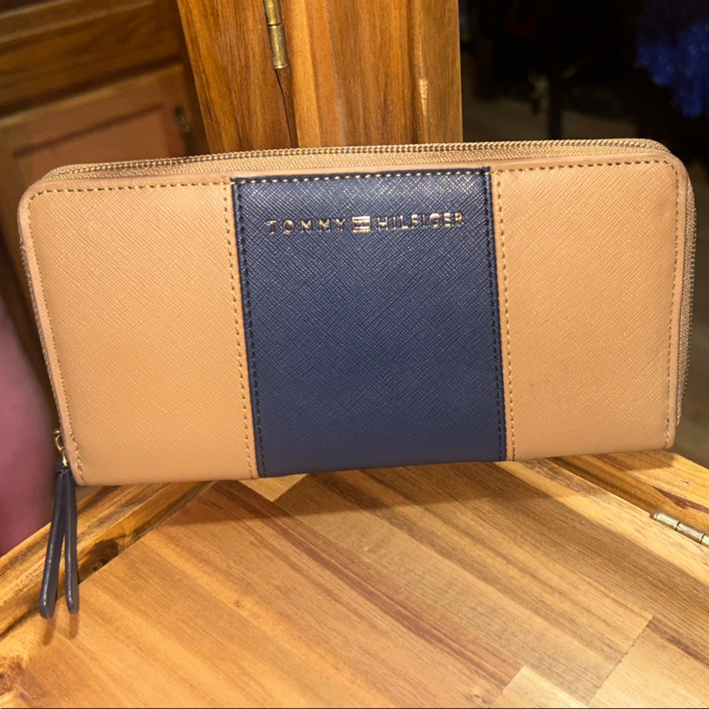 Tommy Hilfiger Beige and Navy Wallet